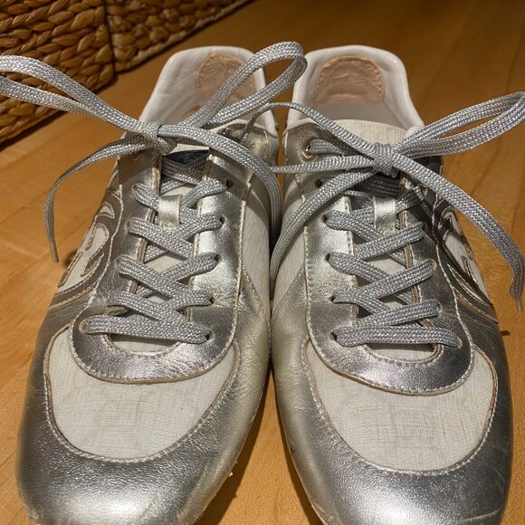 GUCCI - GG Sneaker, silver/white Size 38.5 (size 8 US) - Picture 5 of 9